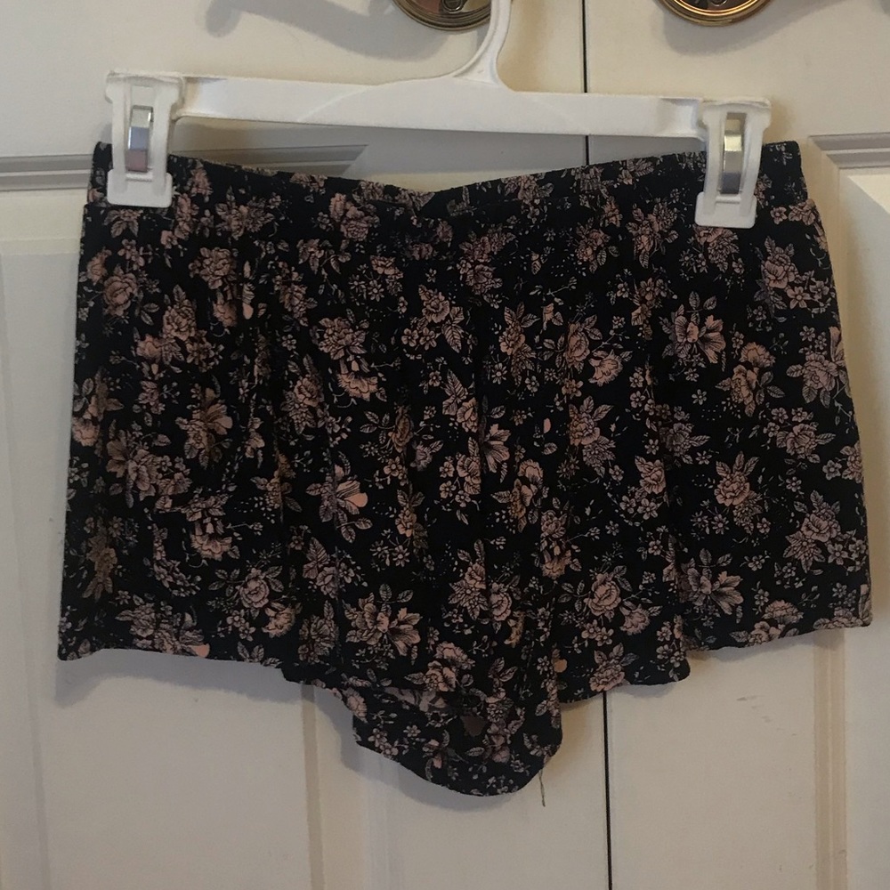 Forever21 floral flowy shorts